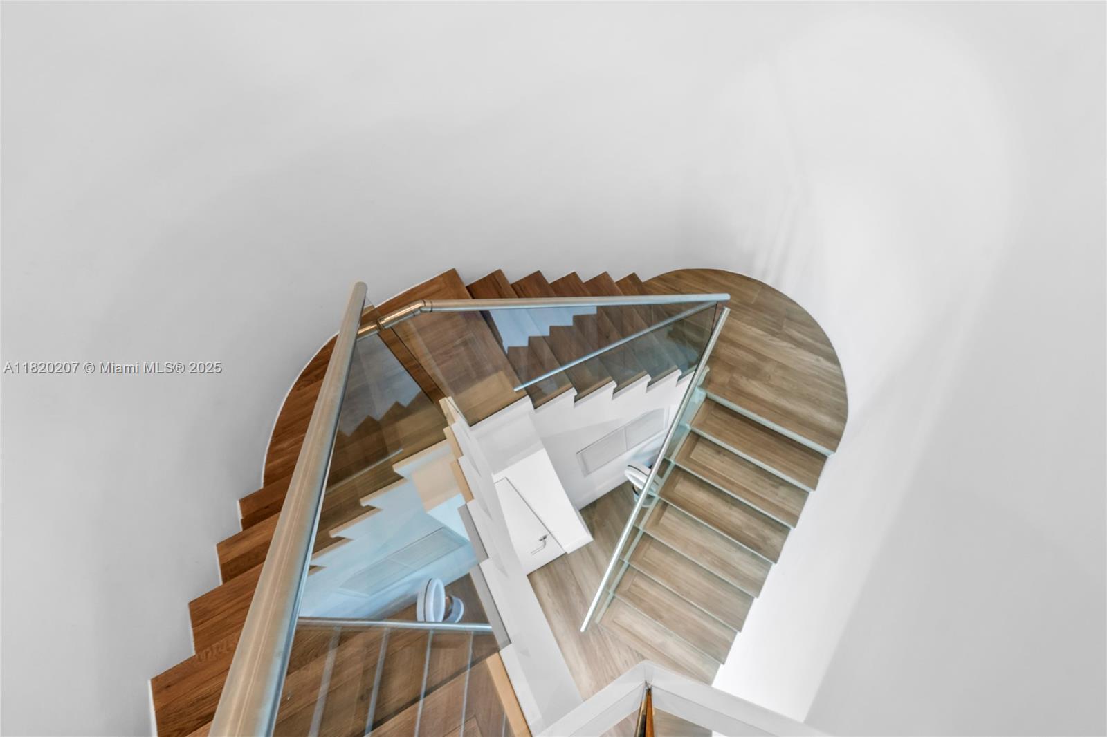 DINNER KEY - Residential