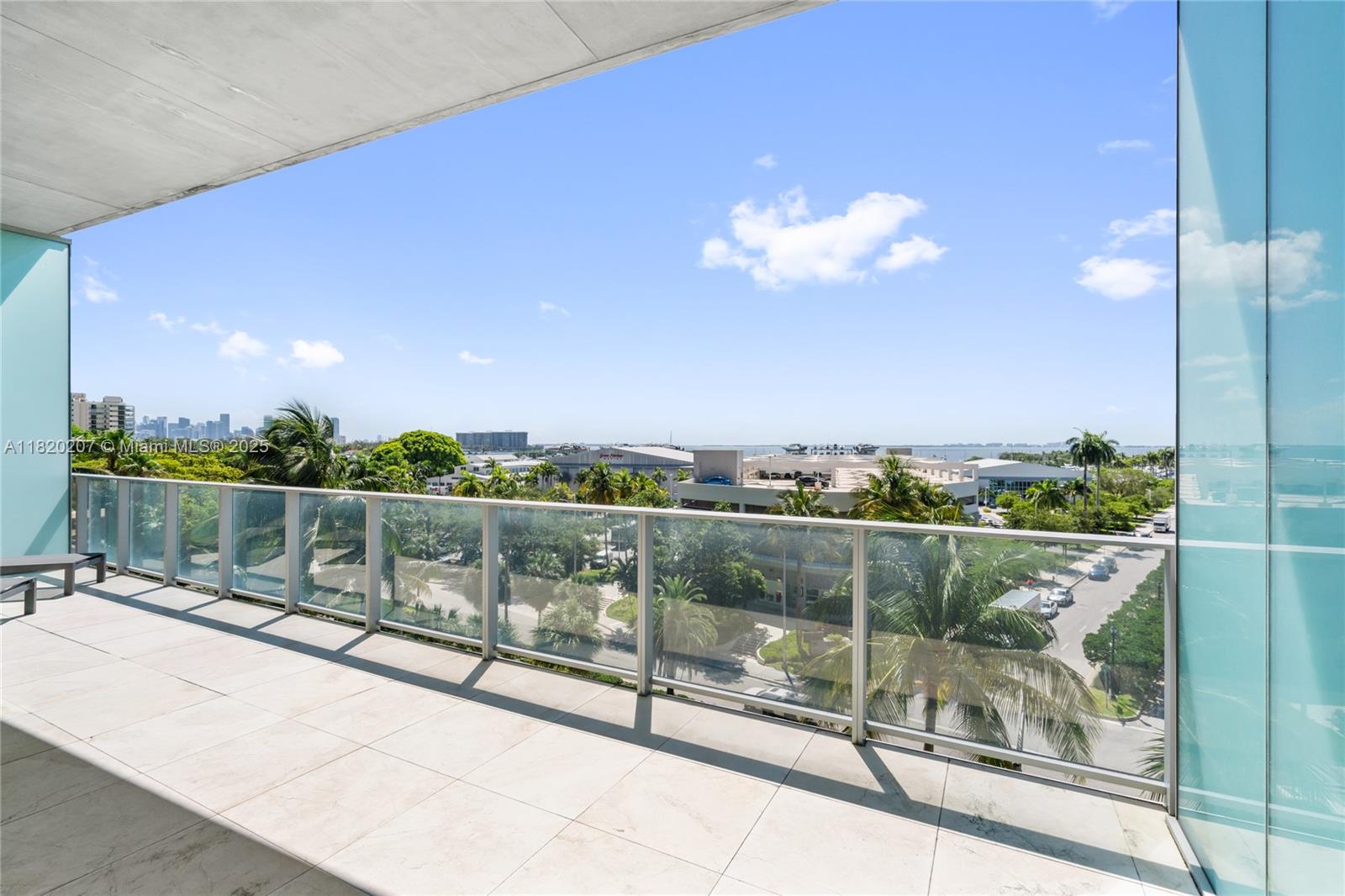 DINNER KEY - Residential