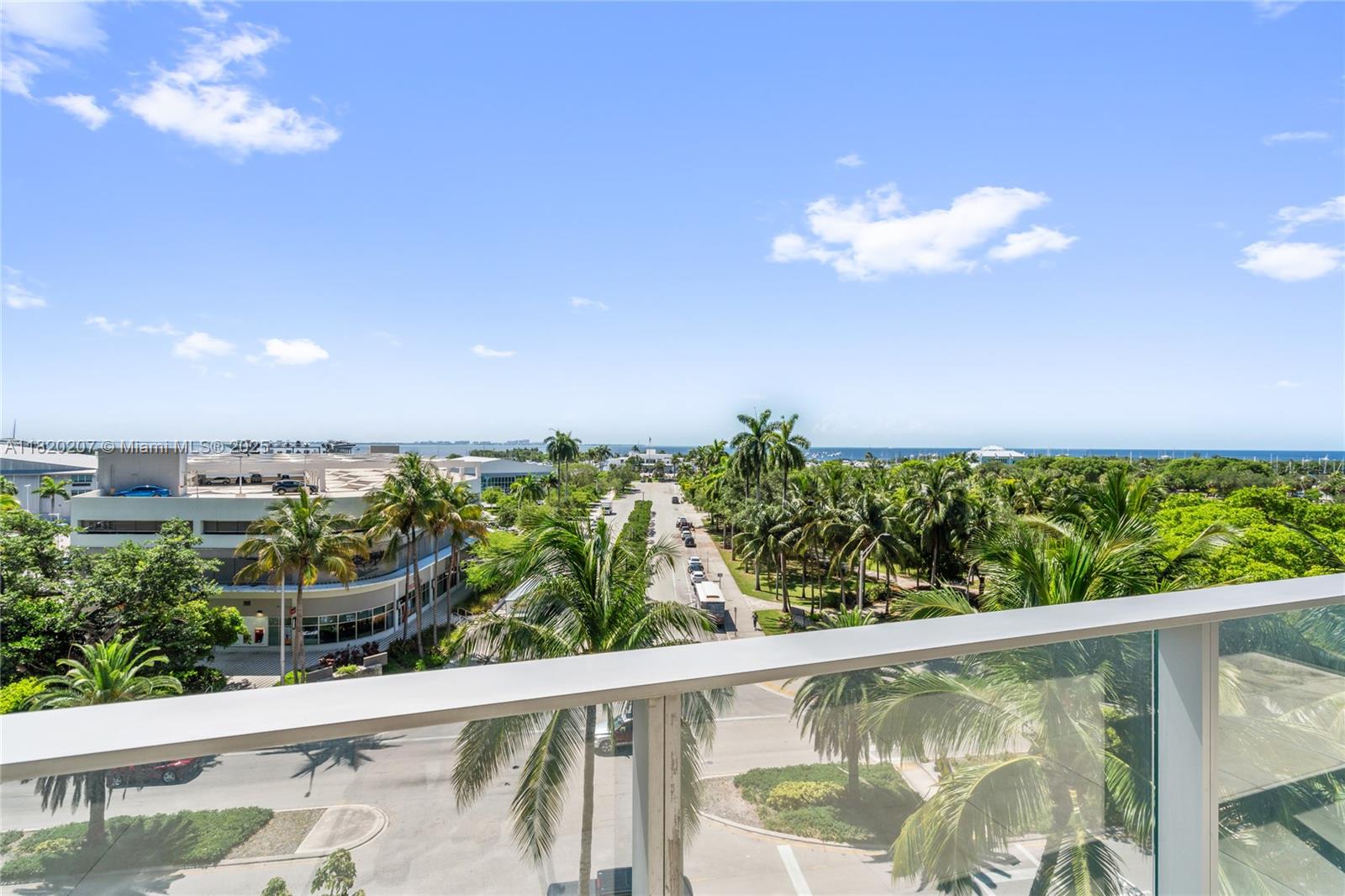 DINNER KEY - Residential