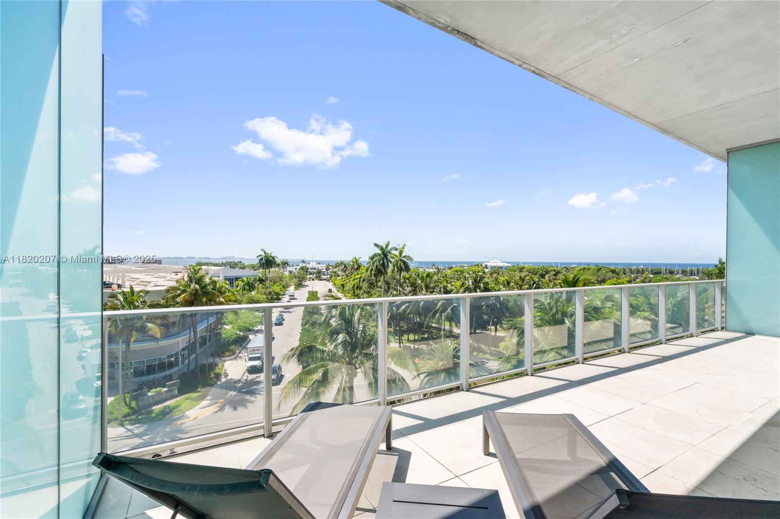 DINNER KEY - Residential