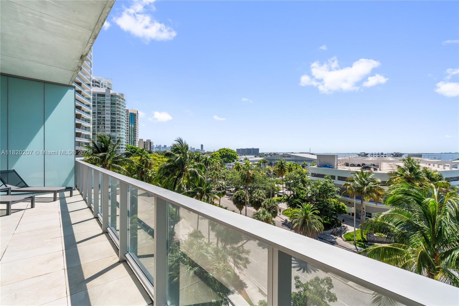 DINNER KEY - Residential