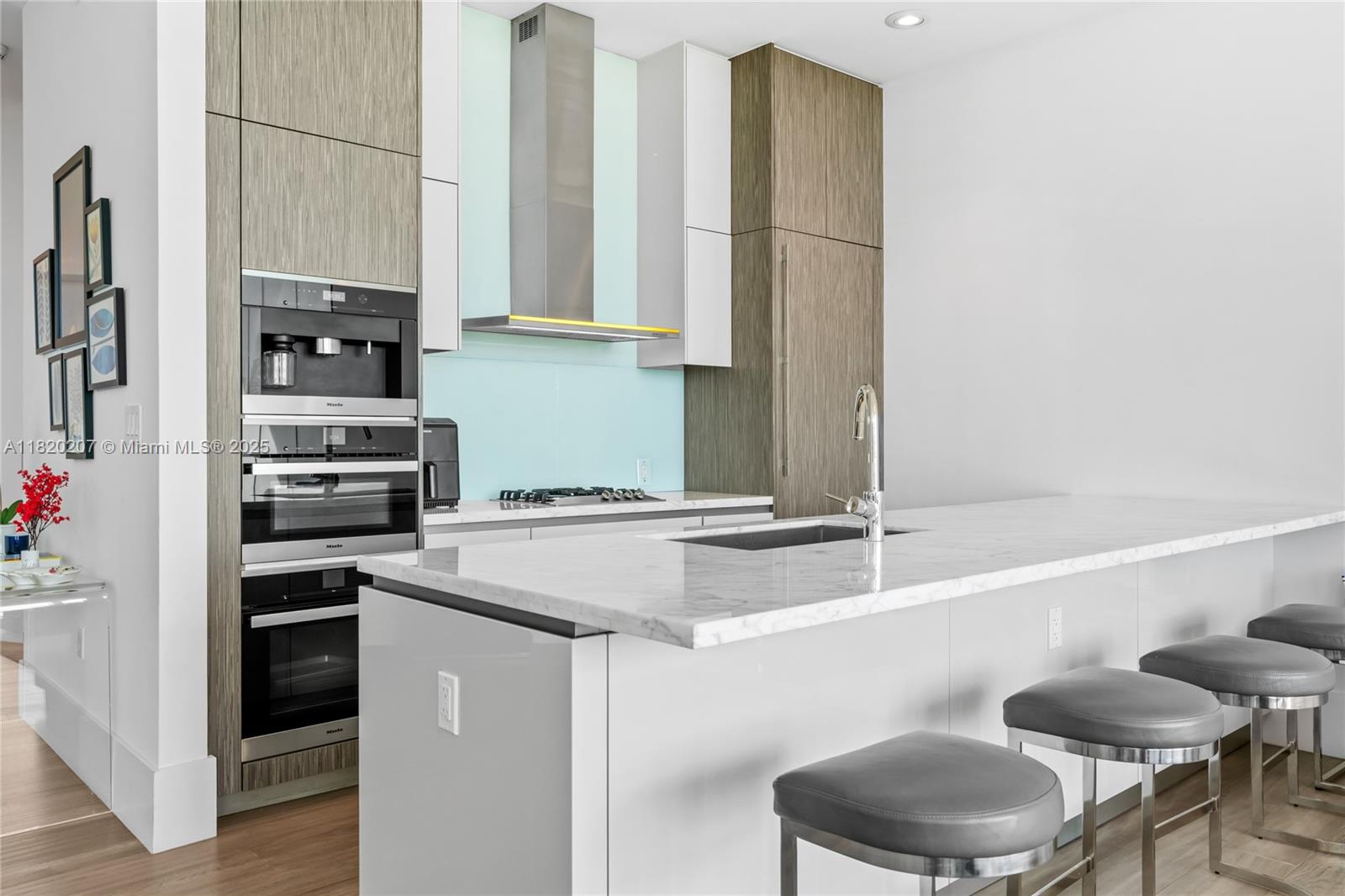 DINNER KEY - Residential