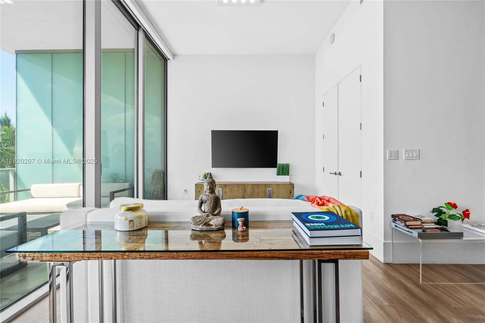 DINNER KEY - Residential