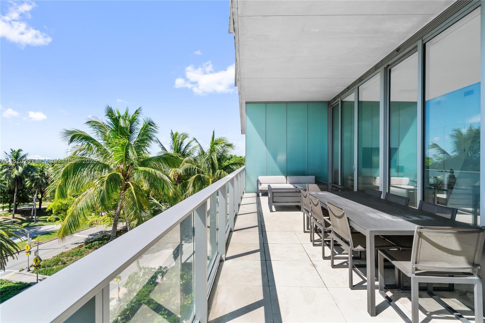 DINNER KEY - Residential