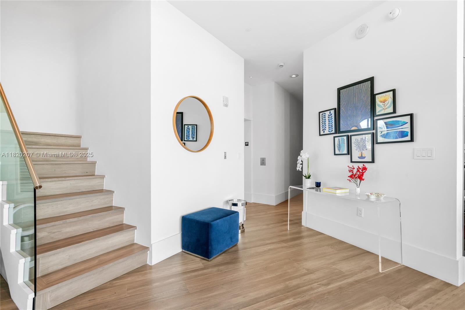 DINNER KEY - Residential