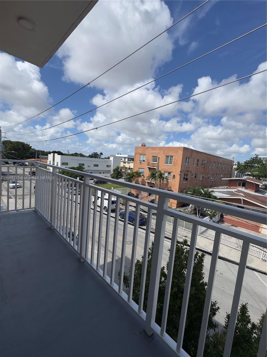 LAWRENCE ESTATE LAND COS - Residential Lease