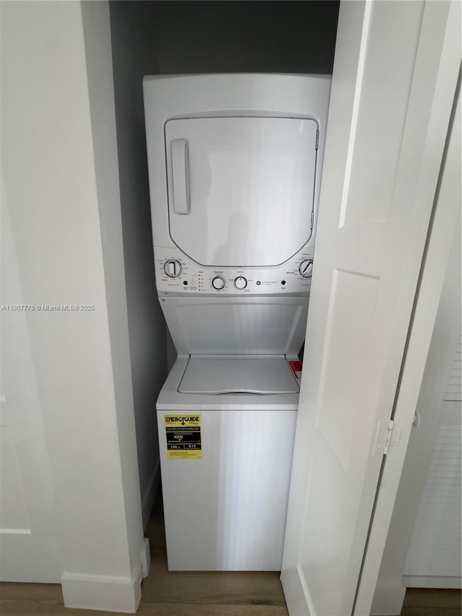 LAWRENCE ESTATE LAND COS - Residential Lease