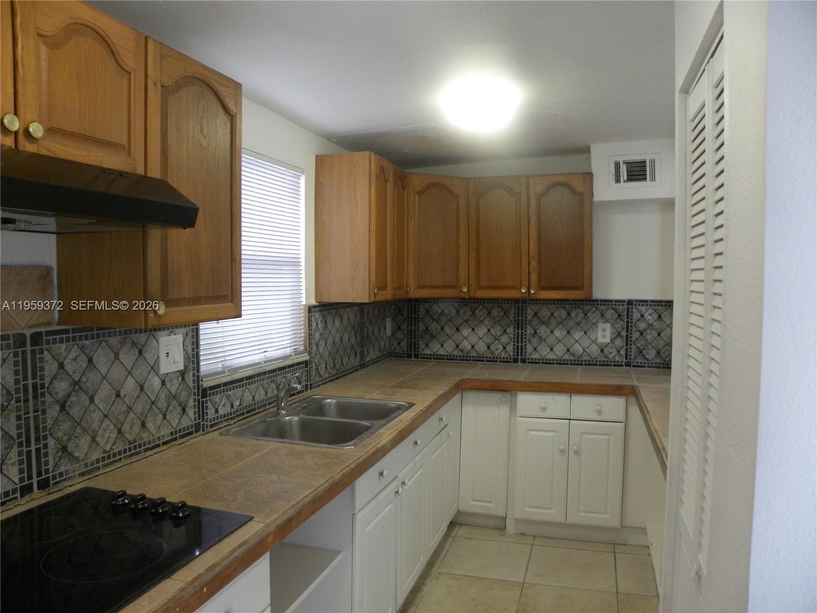 FLAGLER GROVE ESTATES EXT - Residential Lease