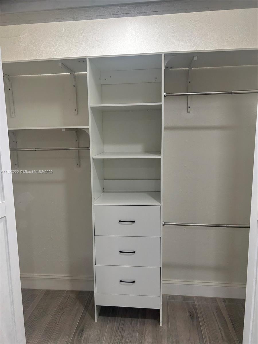 PARK VIEW SUB - Residential Lease