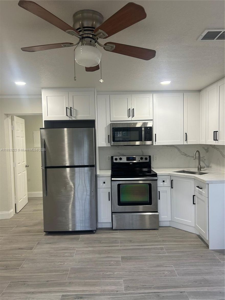 Be the first to live in the Newly built and apartment with it's own entrance, stainless steel appliances. beautiful bathroom, all tiled, minutes from I 95. Ready to Move in!!