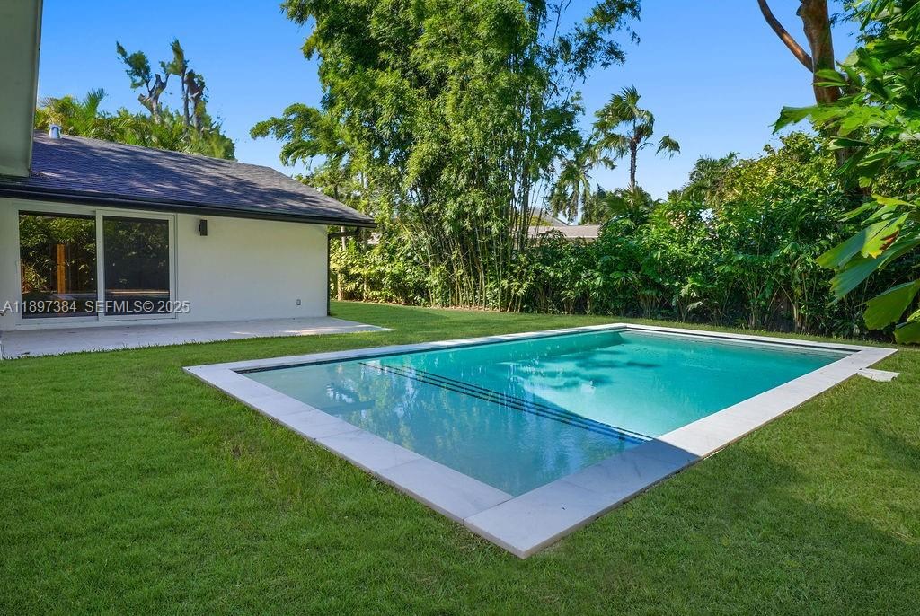 MANOR GROVE - Residential