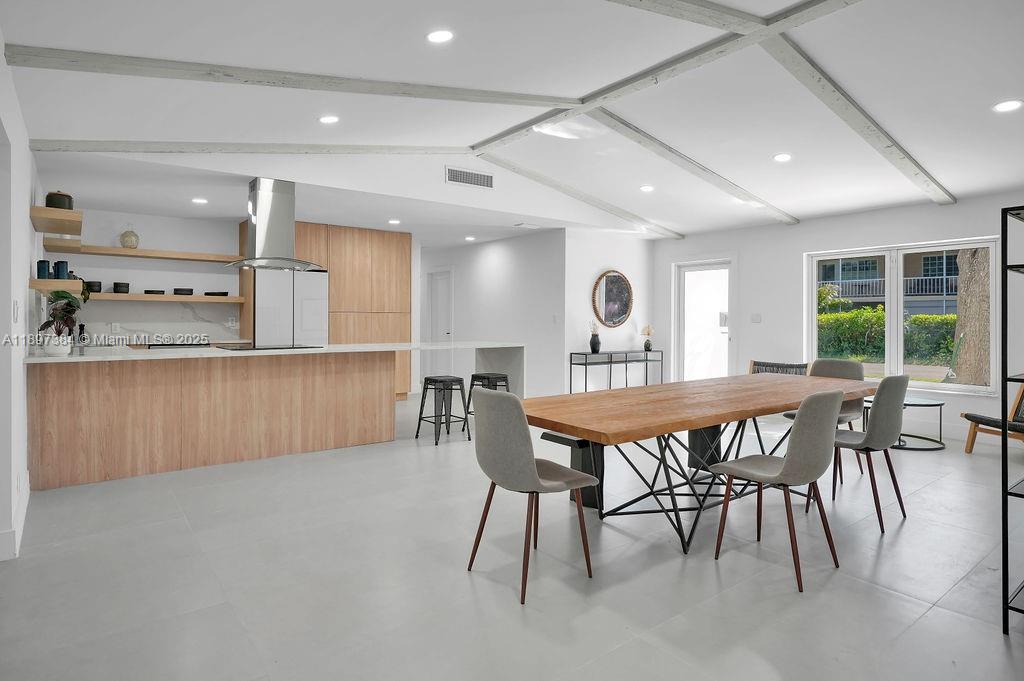 MANOR GROVE - Residential