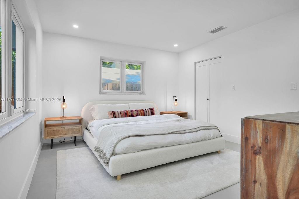 MANOR GROVE - Residential