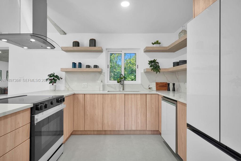 MANOR GROVE - Residential