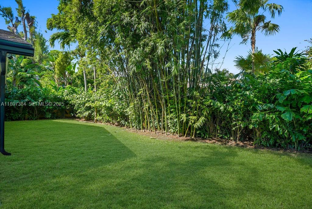 MANOR GROVE - Residential