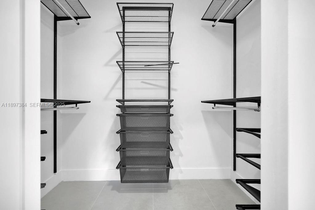 MANOR GROVE - Residential