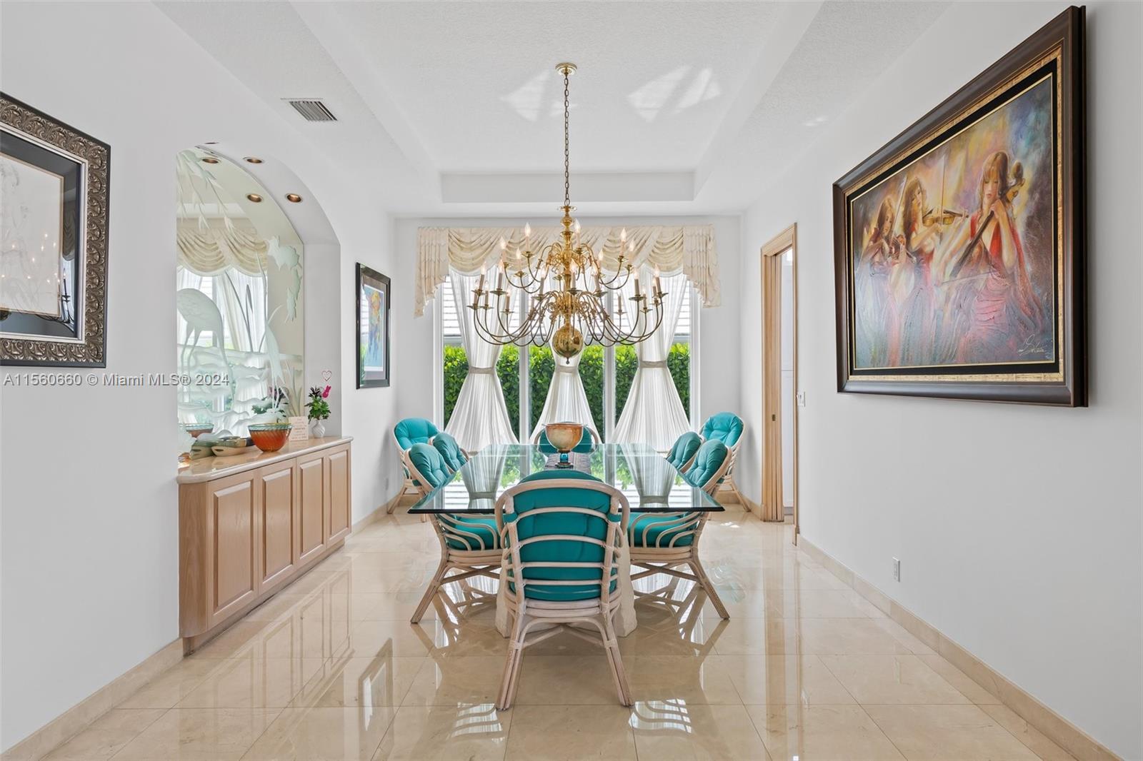 BAY COLONY - Residential