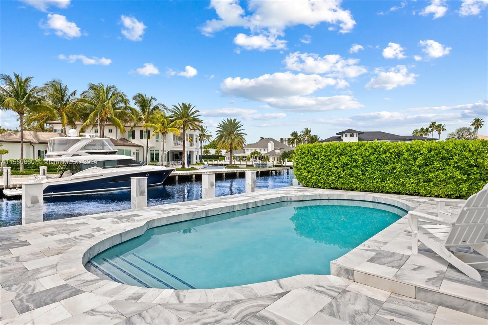 BAY COLONY - Residential