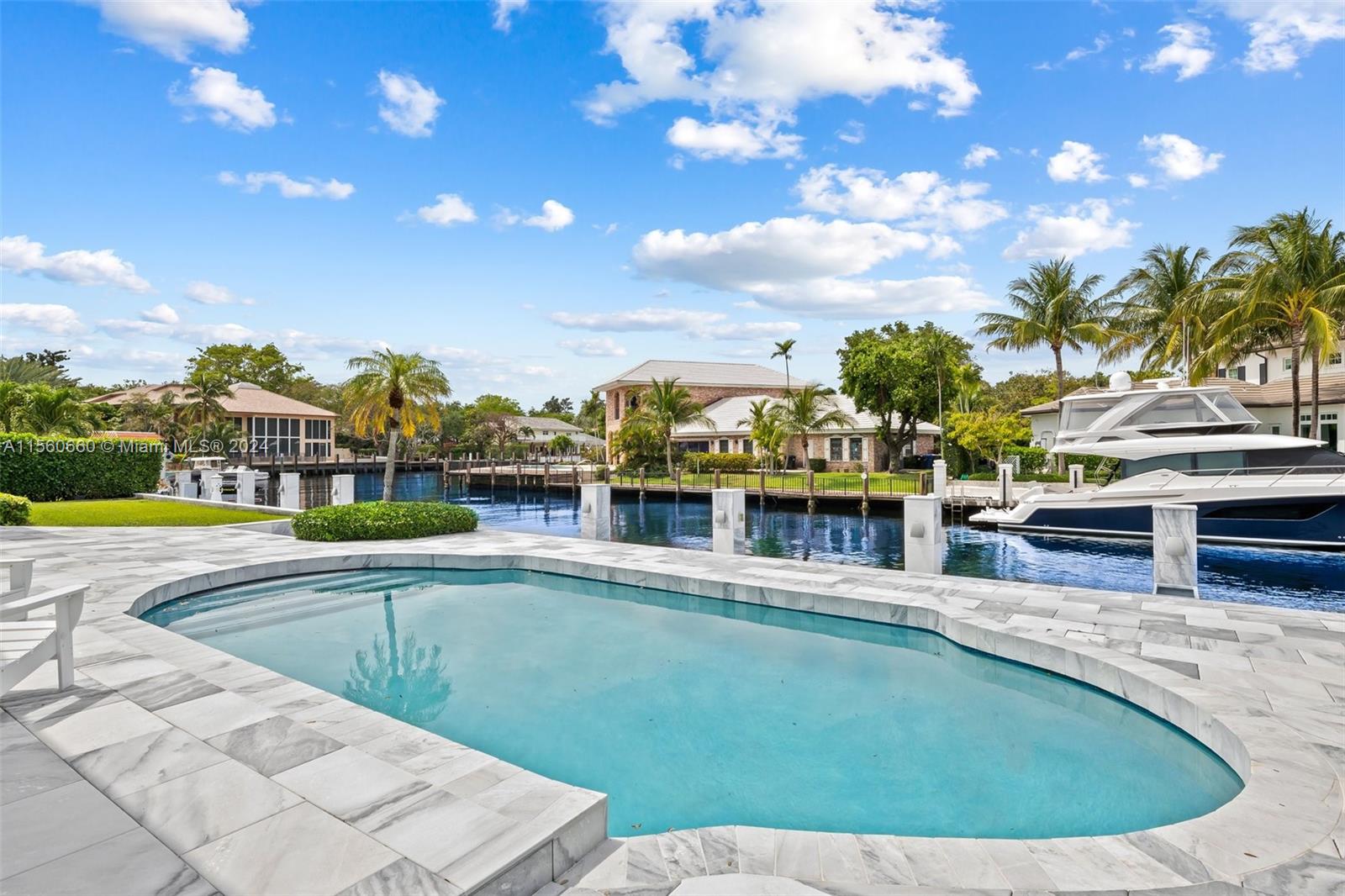 BAY COLONY - Residential