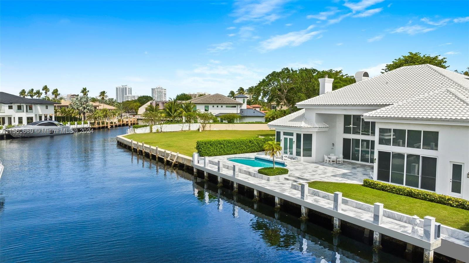 BAY COLONY - Residential