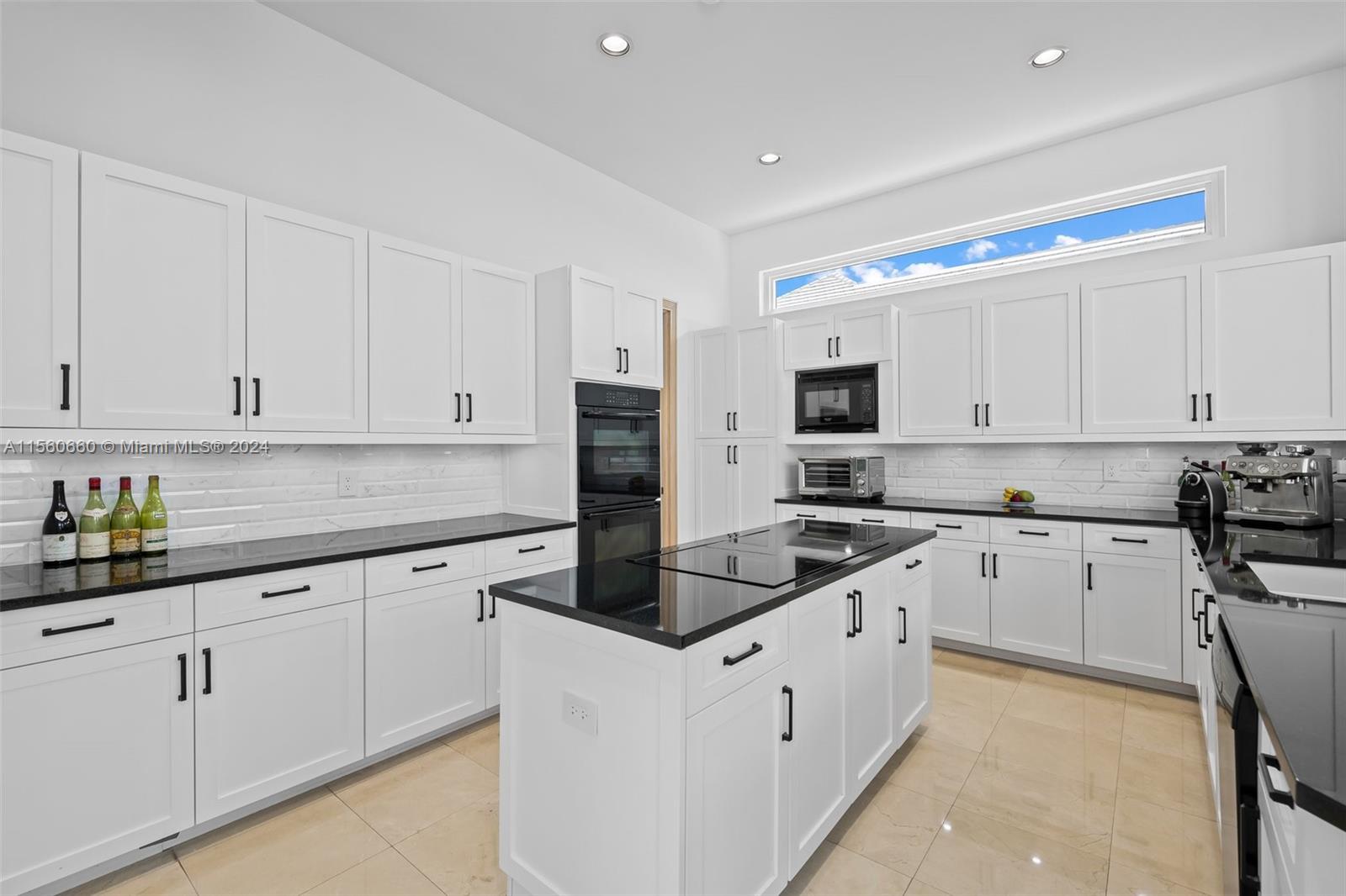 BAY COLONY - Residential