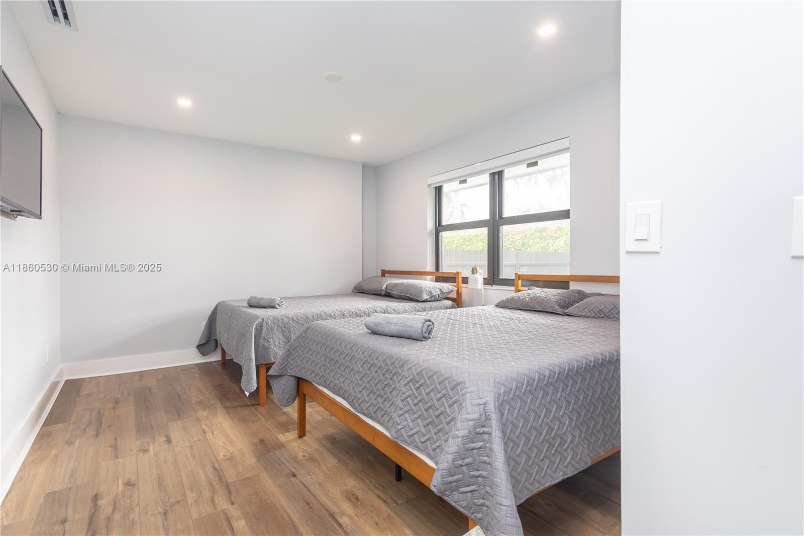 J G HEADS FARMS UNIT A - Residential Lease