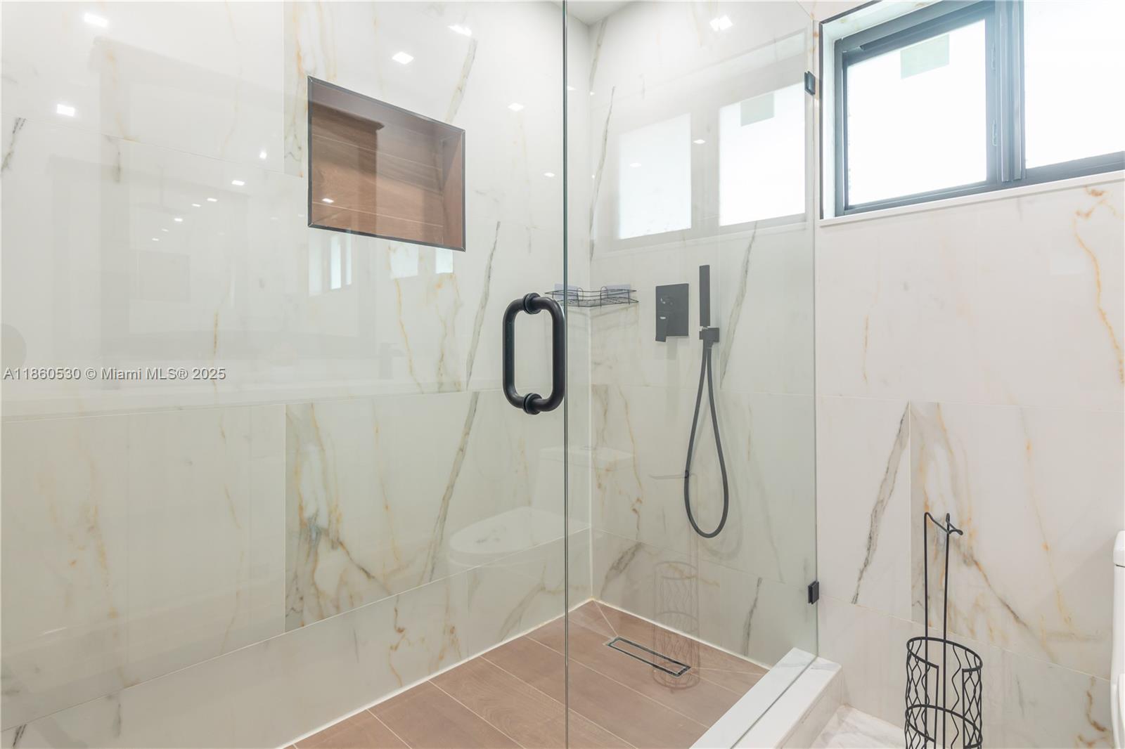 J G HEADS FARMS UNIT A - Residential Lease