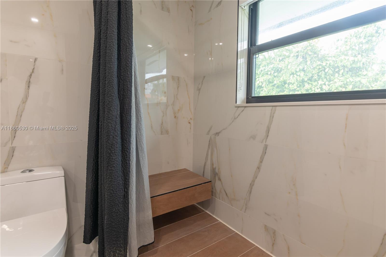 J G HEADS FARMS UNIT A - Residential Lease