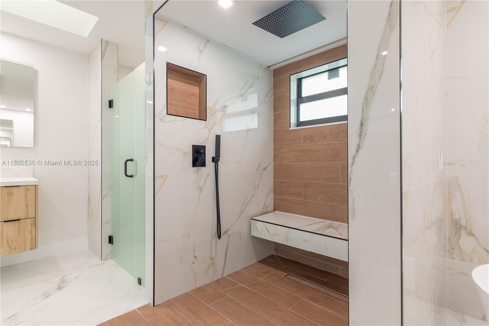 J G HEADS FARMS UNIT A - Residential Lease