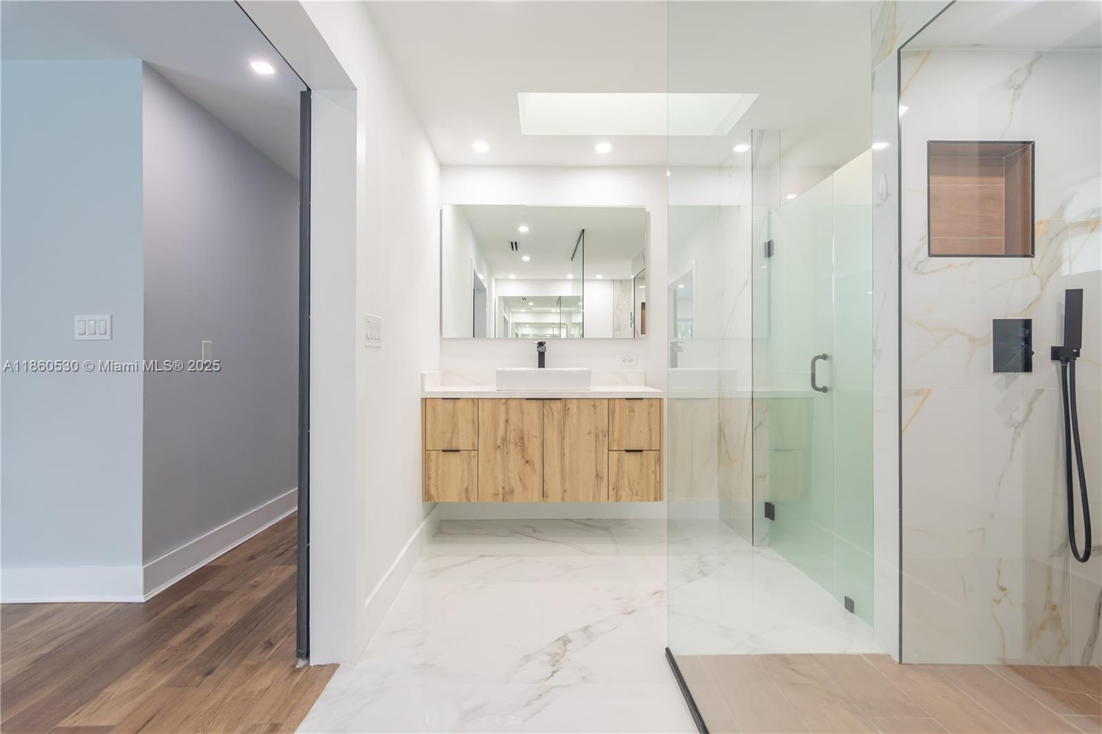 J G HEADS FARMS UNIT A - Residential Lease