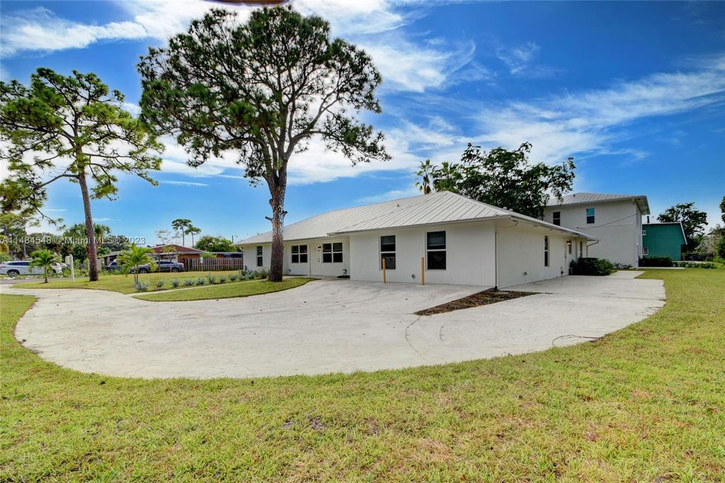 Photo of 4565 Gulfstream Rd #4563, Lake Worth, FL 33461 (MLS # A11484548)