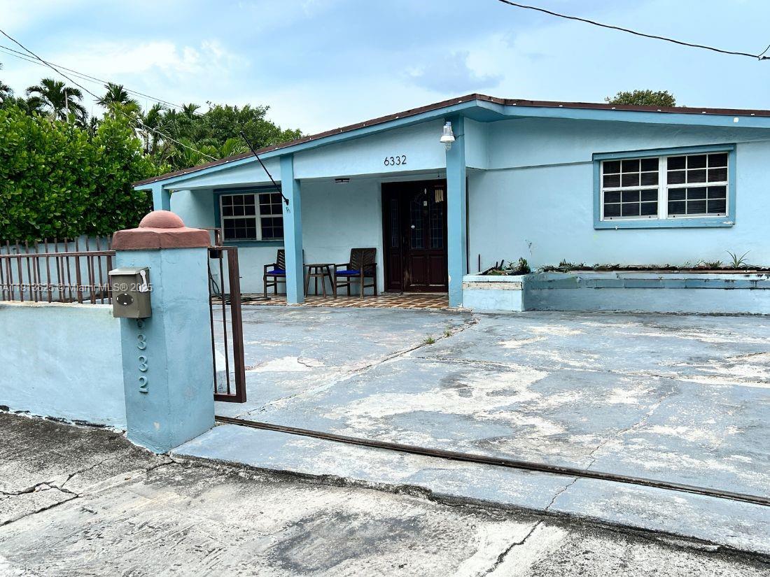 Property for Sale at 6332 Sw 28th St, Miami, Broward County, Florida - Bedrooms: 4 
Bathrooms: 2  - $699,000