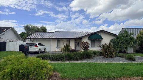 13325 SW 100th Ter Miami FL 33186