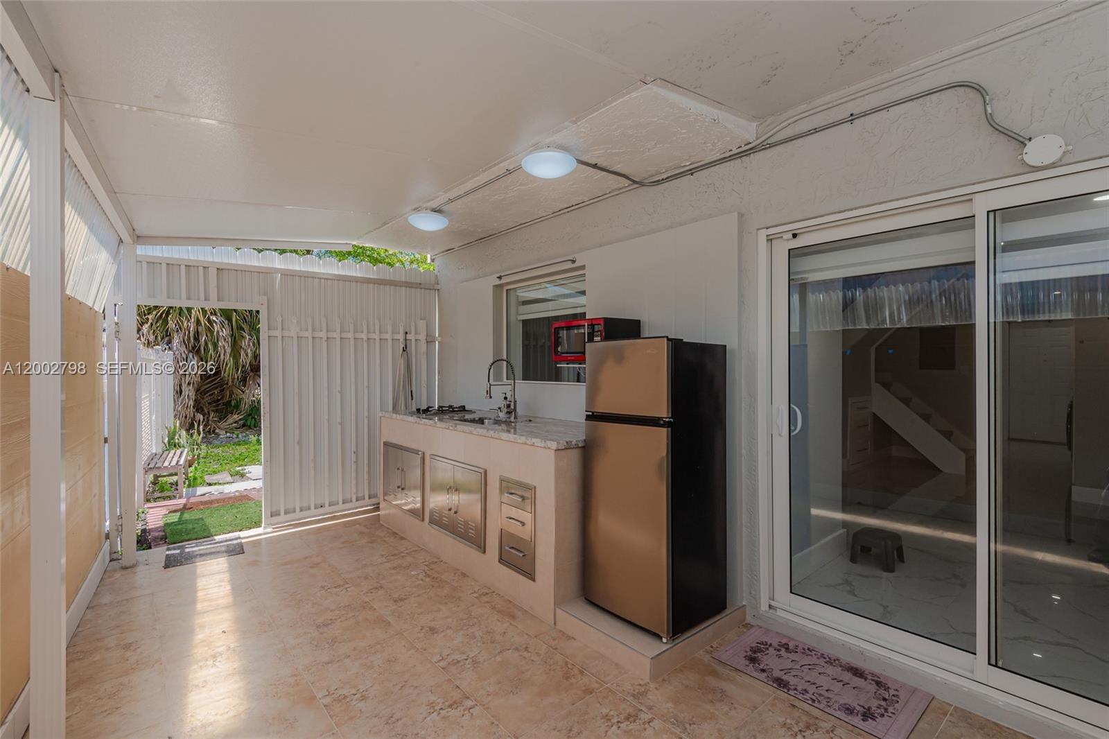 KENDALE WOODS NORTH CONDO - Residential Lease