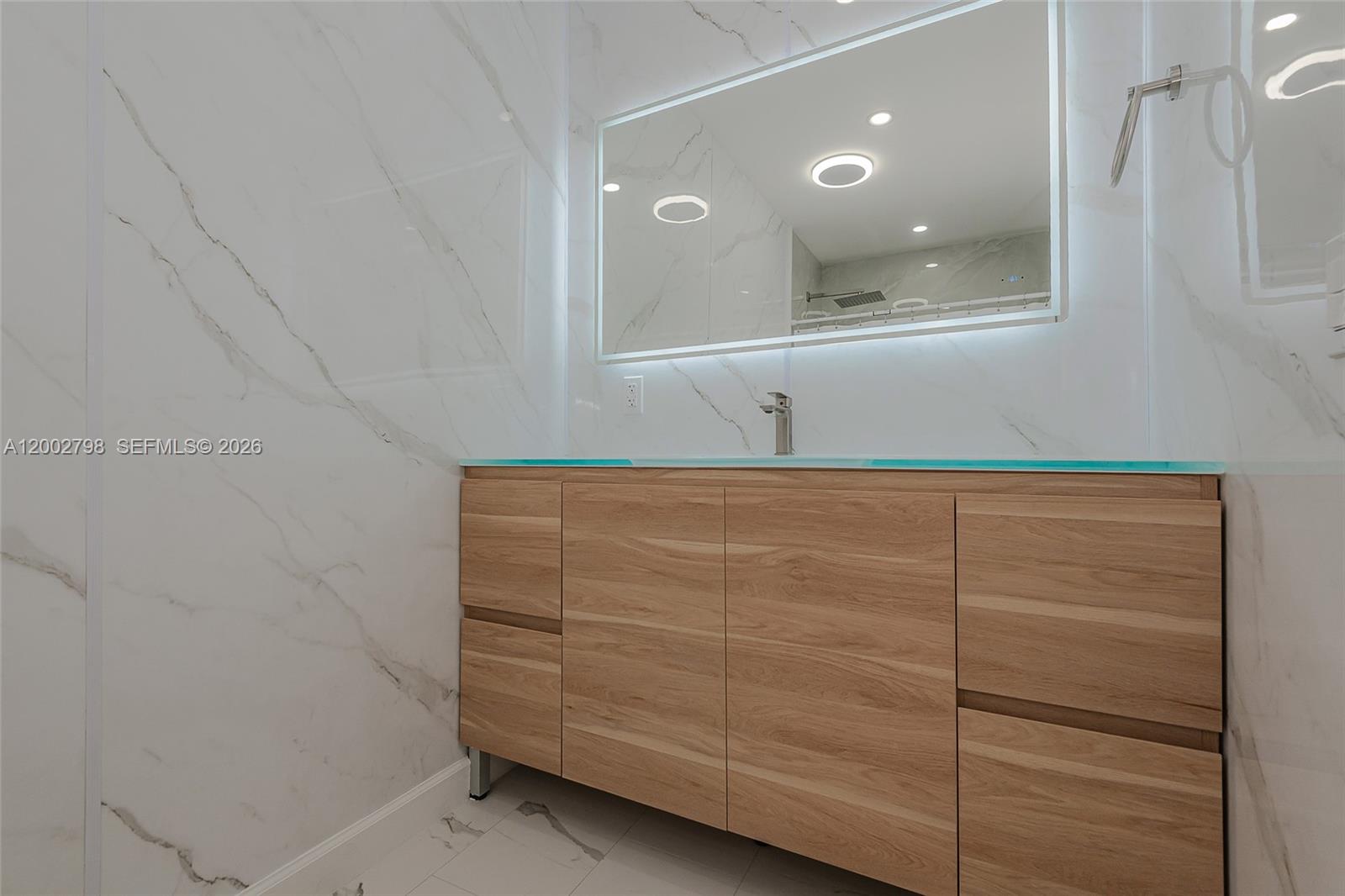 KENDALE WOODS NORTH CONDO - Residential Lease