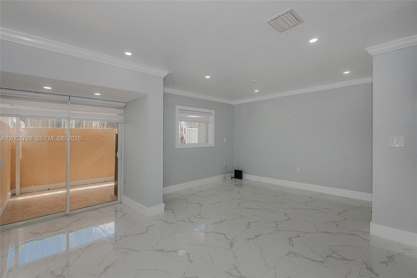 KENDALE WOODS NORTH CONDO - Residential Lease