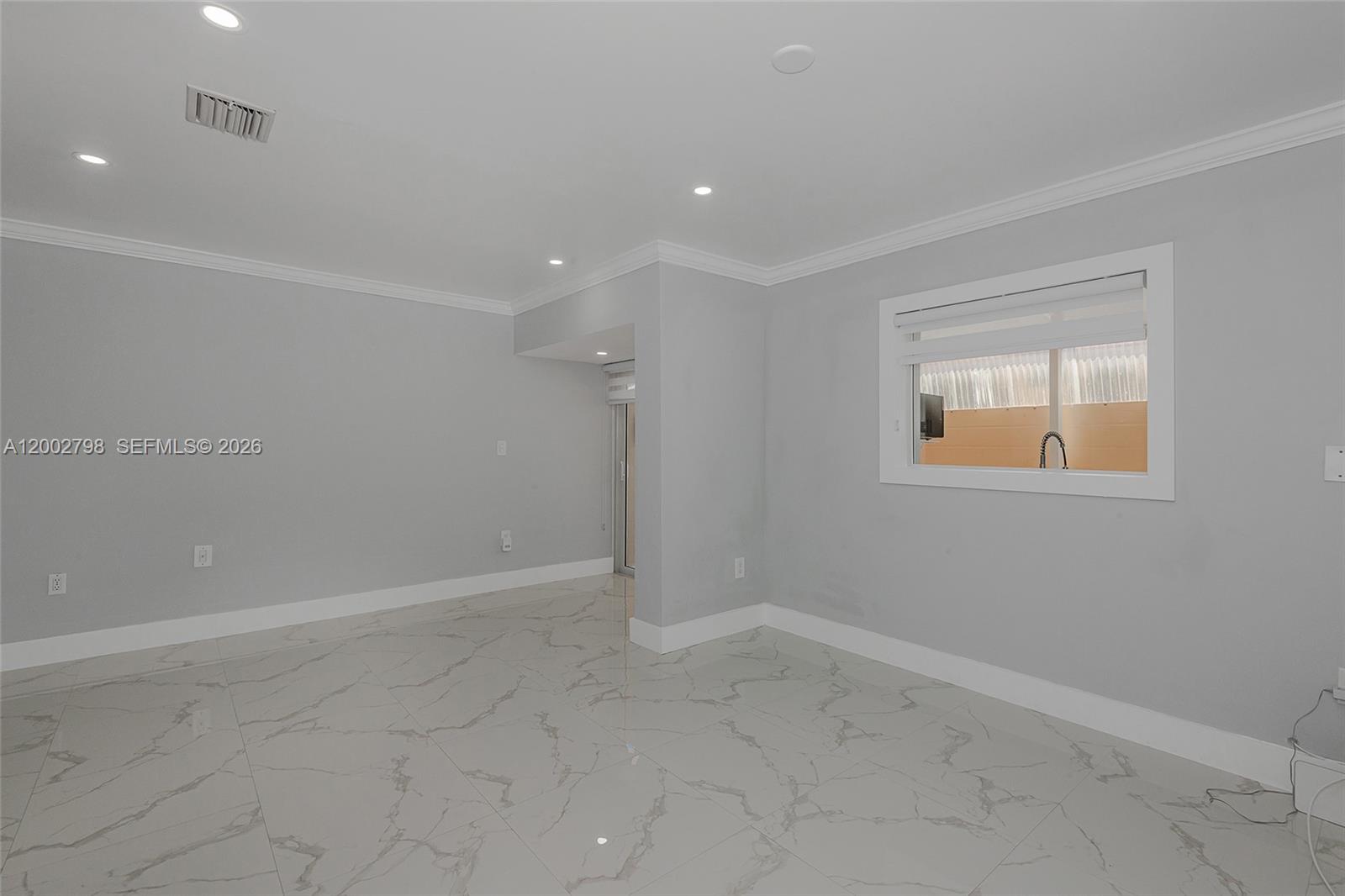 KENDALE WOODS NORTH CONDO - Residential Lease