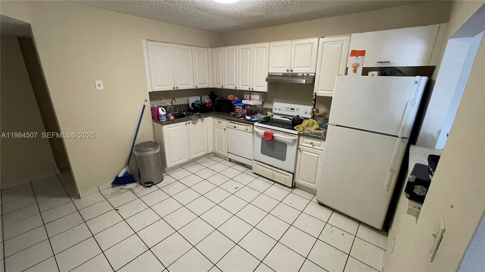 CONDADO REAL CONDO - Residential