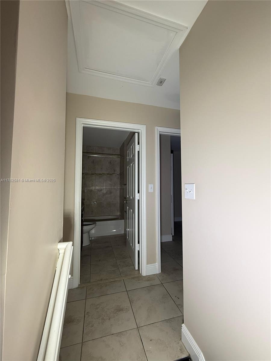 TOWN PARK PLAZA NORTH CON - Residential Lease