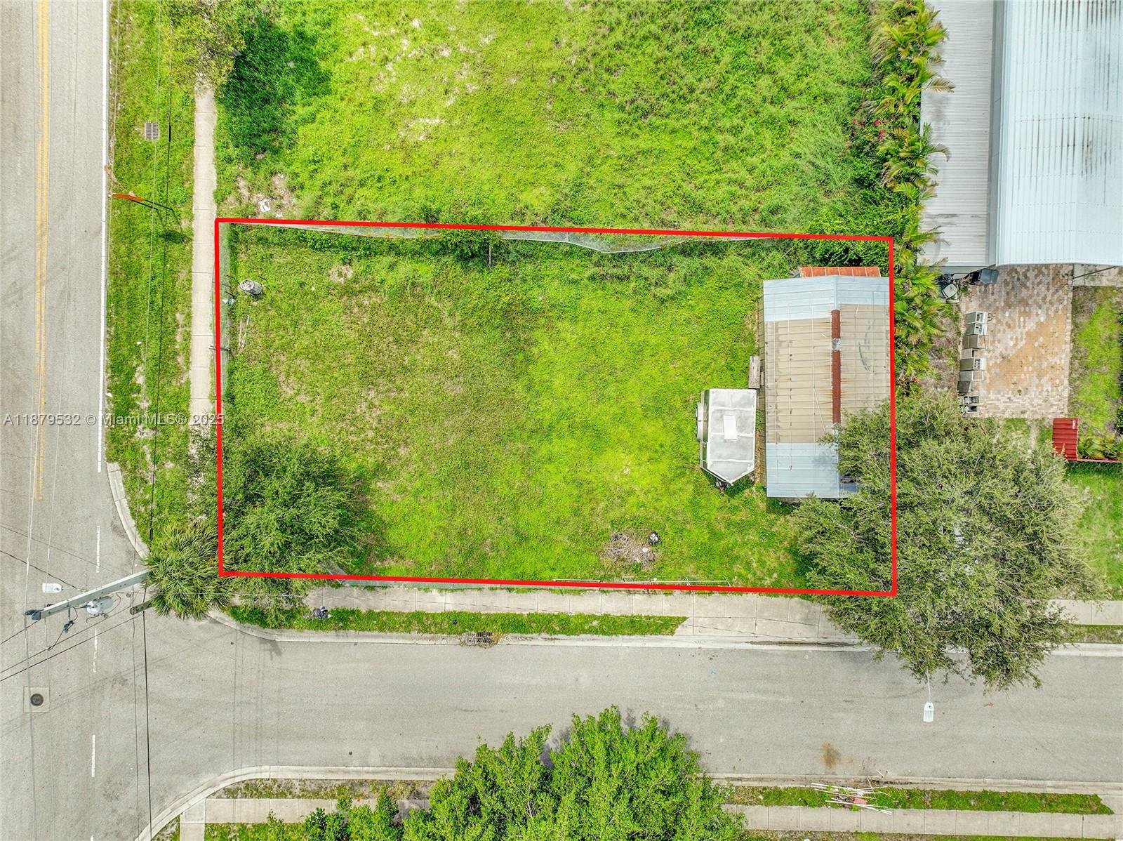 Multi-folio sale, Great development opportunity for this centrally located property zoned mixed use commercial, Call listing agent for details. Sale also includes the parcel located at 1819 Suwanee Dr WEST PALM BEACH, FL 33409 Folio#:00434330030300271