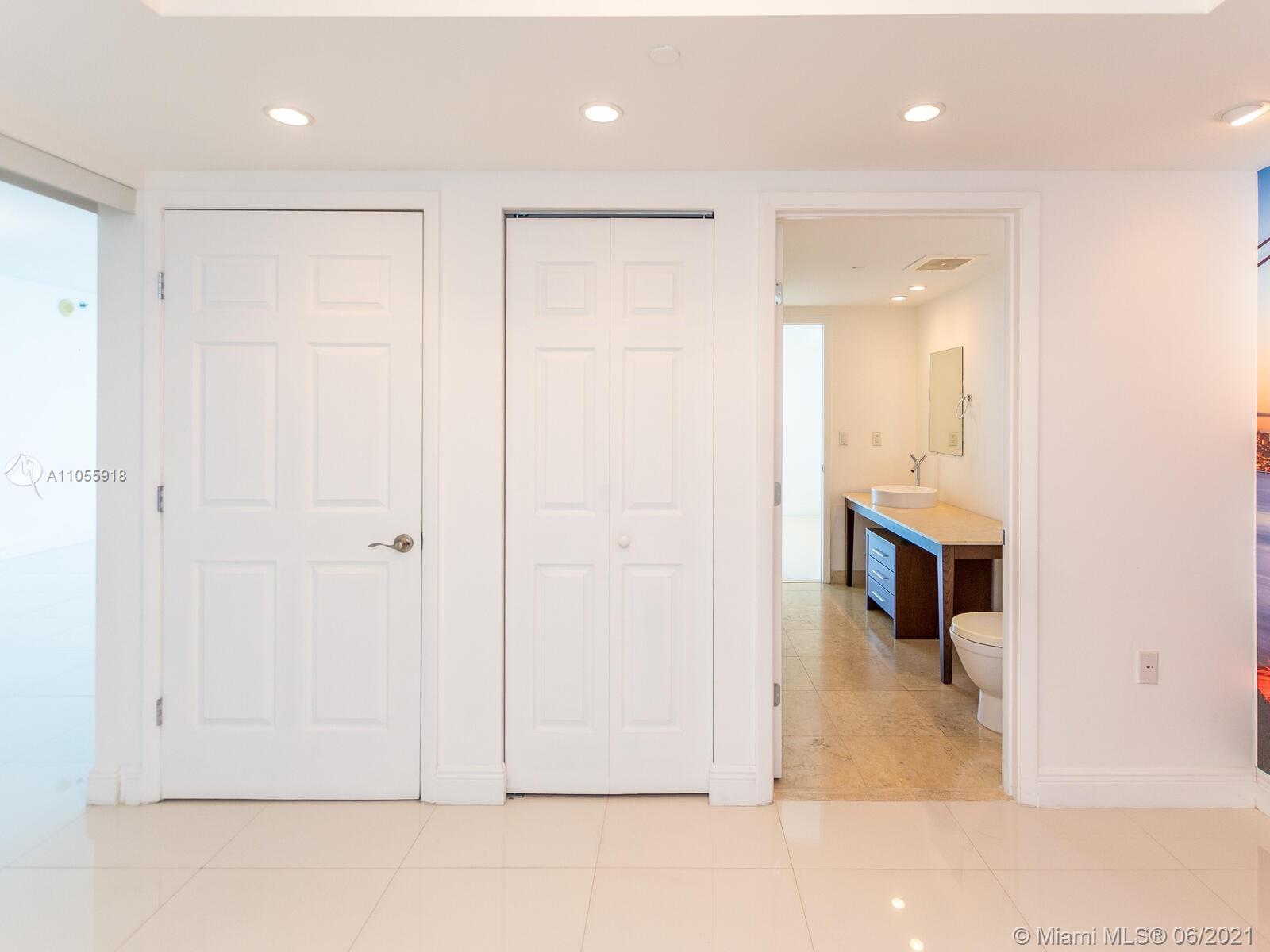 ICONBRICKELL CONDO NO 1 - Residential