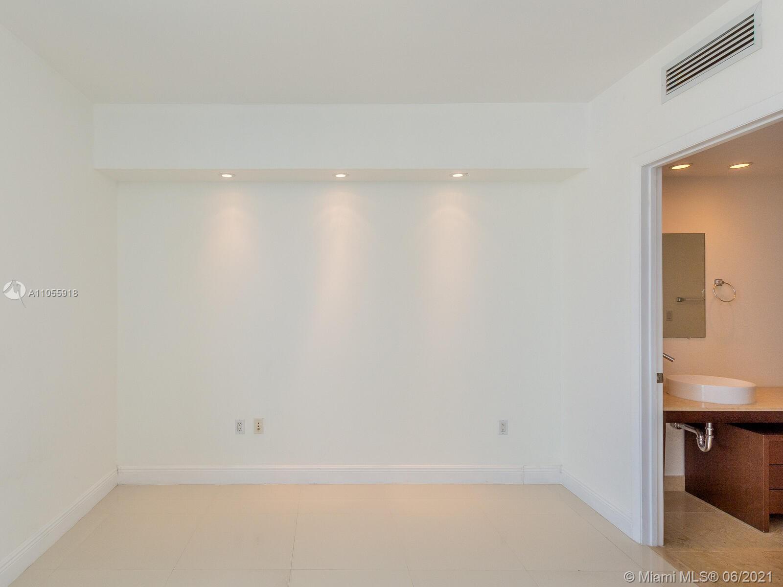 ICONBRICKELL CONDO NO 1 - Residential