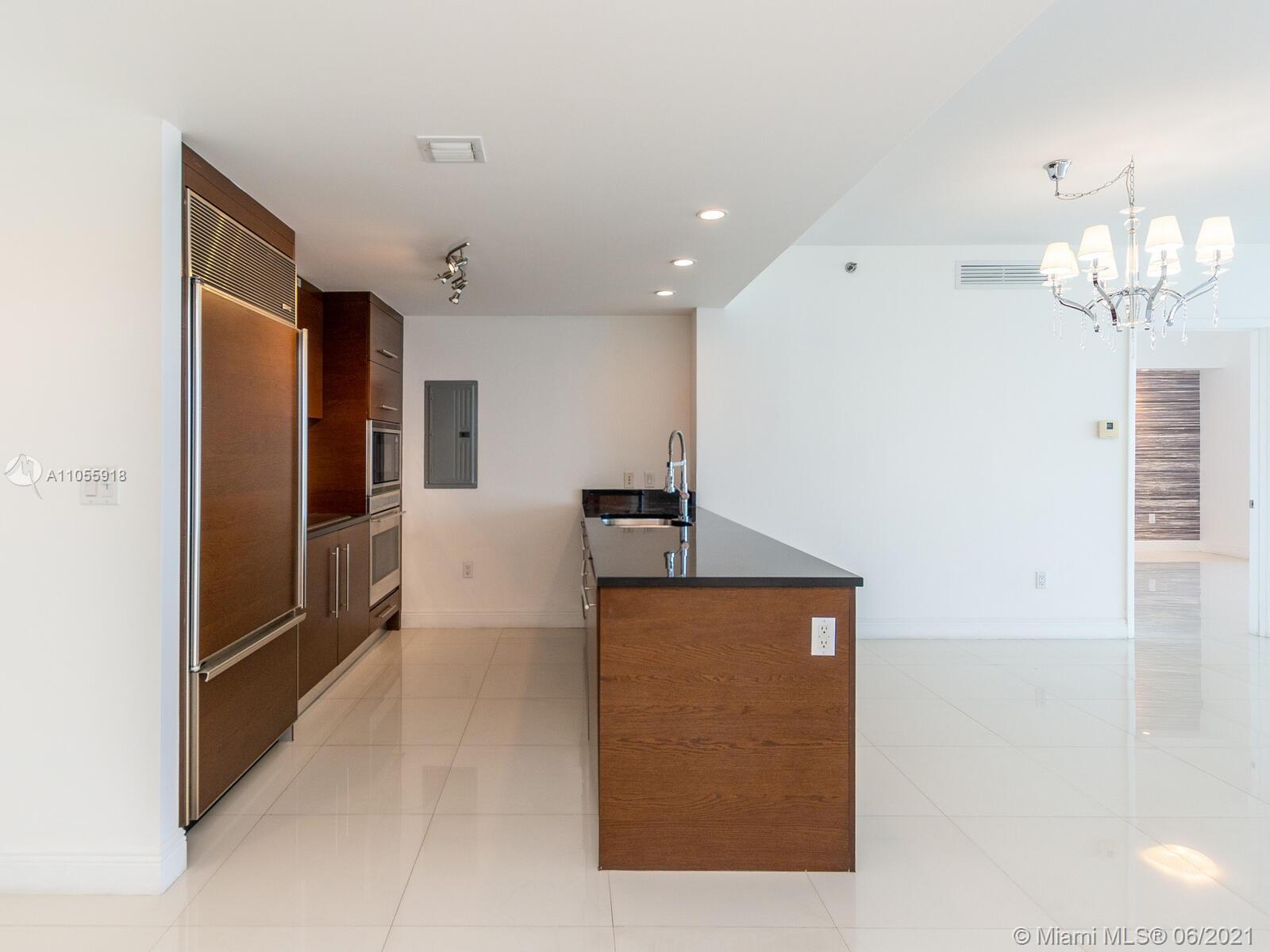 ICONBRICKELL CONDO NO 1 - Residential