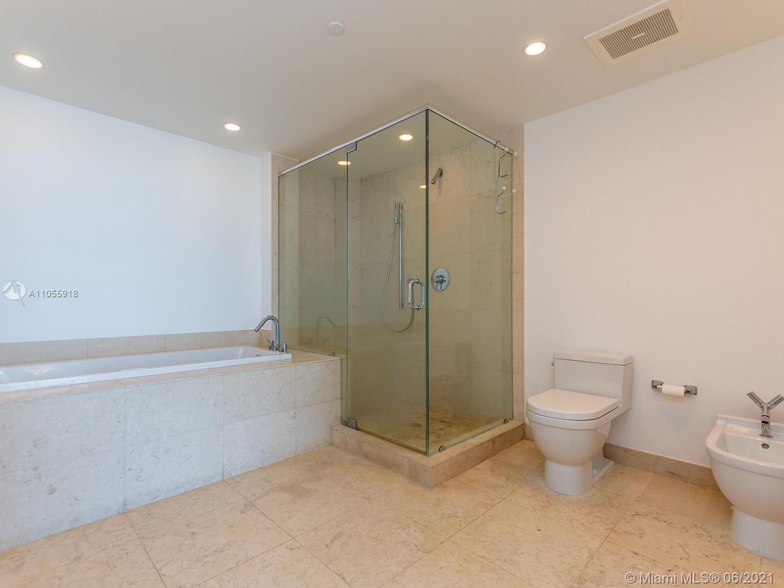 ICONBRICKELL CONDO NO 1 - Residential