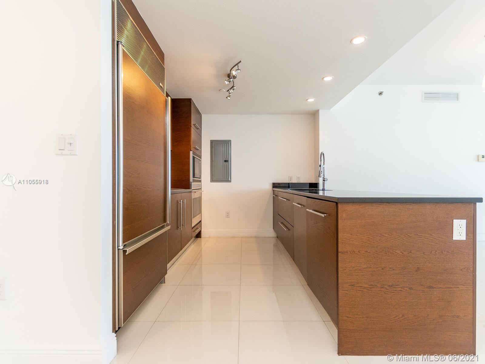 ICONBRICKELL CONDO NO 1 - Residential