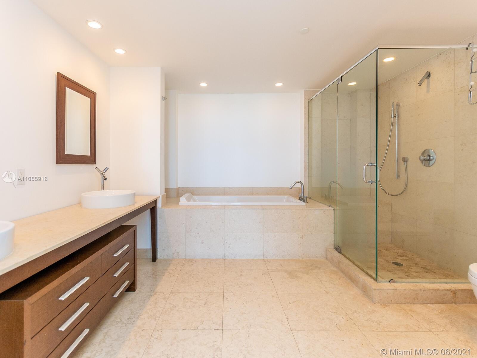 ICONBRICKELL CONDO NO 1 - Residential