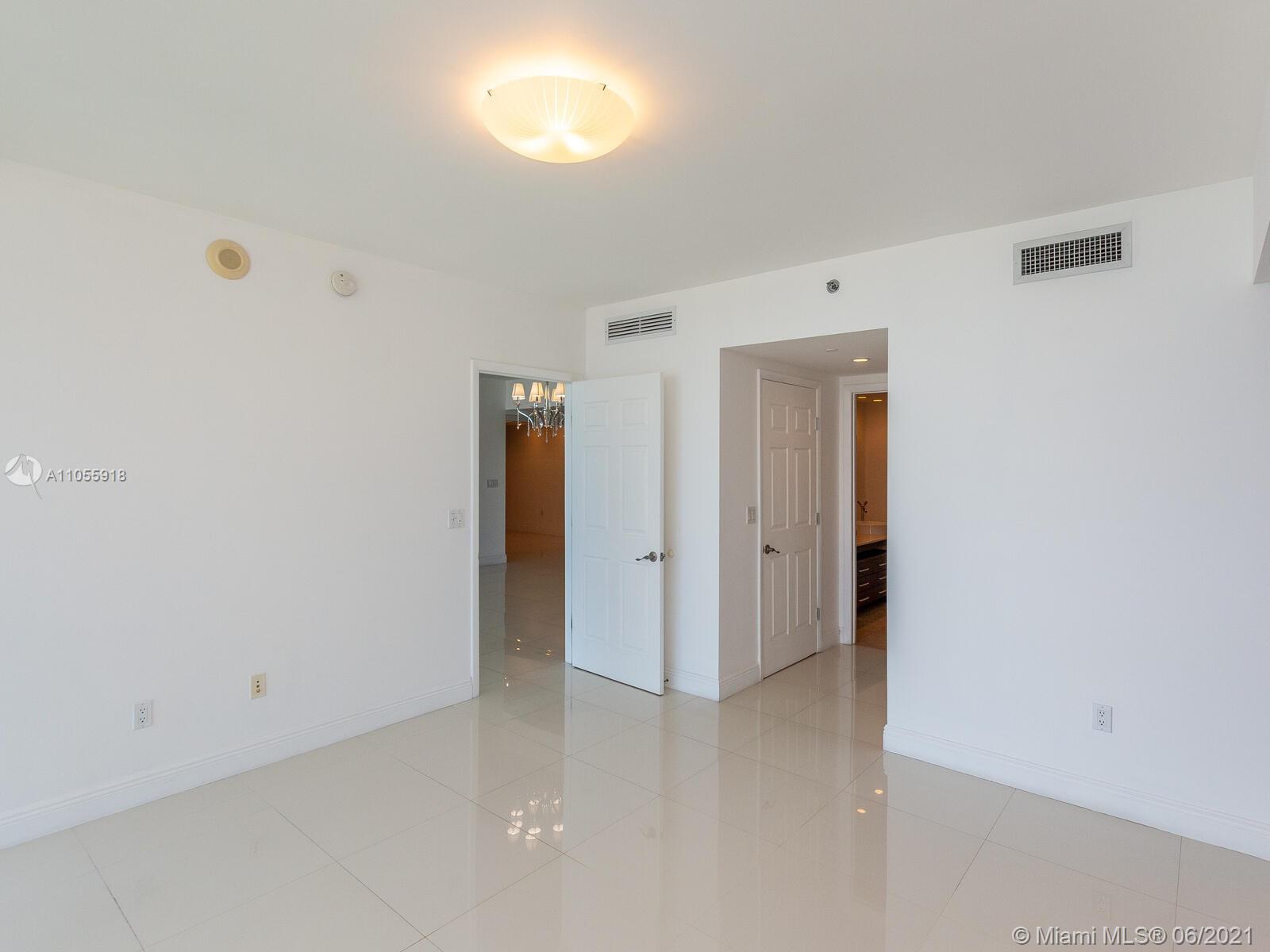 ICONBRICKELL CONDO NO 1 - Residential