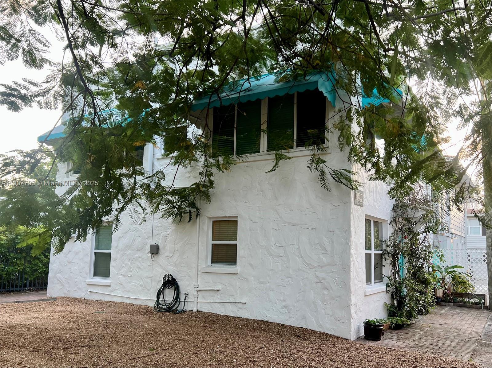 COLEE HAMMOCK - Residential Lease