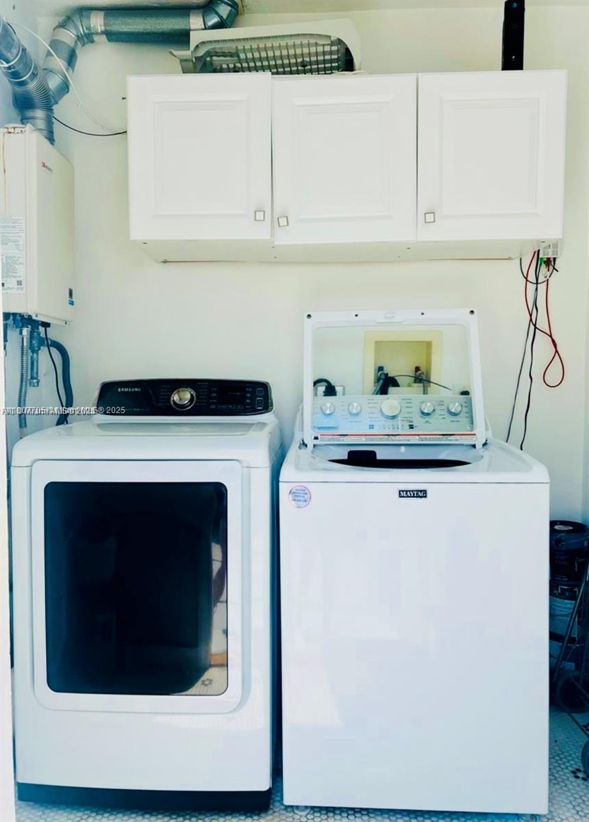 COLEE HAMMOCK - Residential Lease