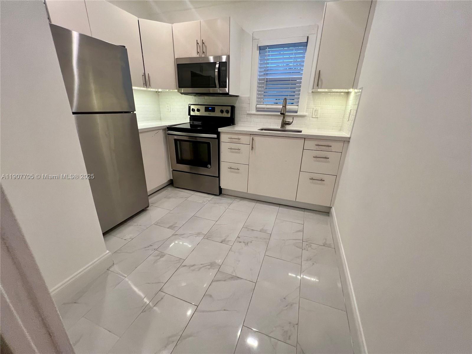 COLEE HAMMOCK - Residential Lease